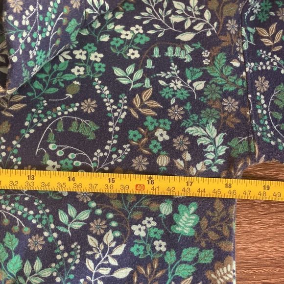 EUC Women’s Bundle of 6 Small Petite Talbots Tops 3 Tees & 3 Sweaters - Picture 9 of 11